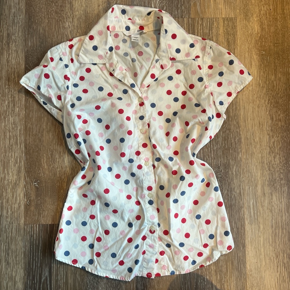 H&M White Button-Down Shirt with Red and Blue Polka Dots